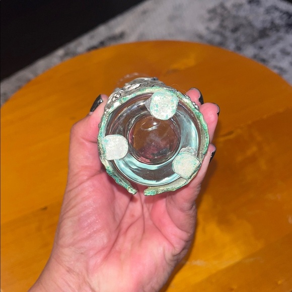 Vintage 1995 Arthur Court Bunny Lillies Cast Aluminum & Glass Bud Vase 7.5” - Picture 4 of 5